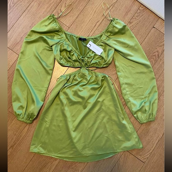 Dynamite satin green dress - Picture 1 of 2